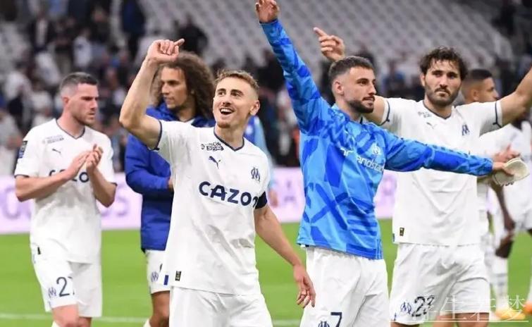 兰斯终结15轮不胜 爆冷战胜马赛