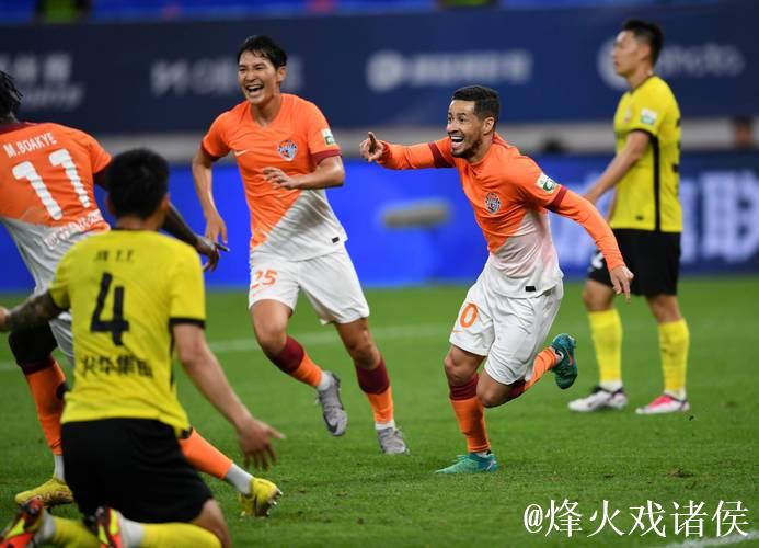 青岛西海岸喜迎中超首胜 青岛海牛遭遇开局三连败